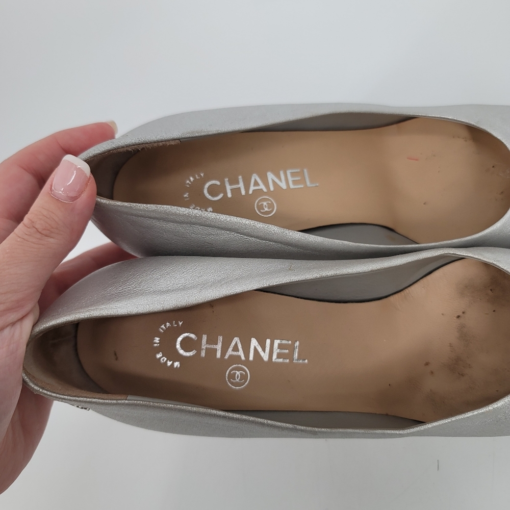 Chanel Silver Leather Black Cap Toe Platform Pumps Round Toe Size 38.5 with Box - Picture 6 of 14